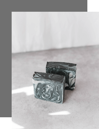 BLACKの石鹸の商品写真